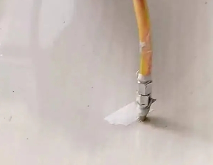 聊城市瓷砖空鼓维修公司专业解答在瓷砖铺贴过程中，如果使用的砂料过粗（如全部使用了粗砂），可能会导致以下问题