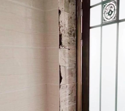 聊城市瓷砖空鼓免砸砖维修公司分享吸水砖泡水时间不够或过长都会对瓷砖铺贴效果产生影响